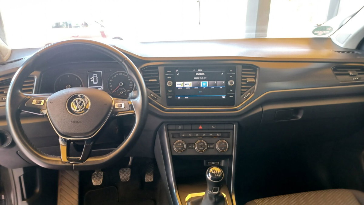 Volkswagen T-Roc 1.6 TDI SCR Advanced BlueMotion Technology (9)