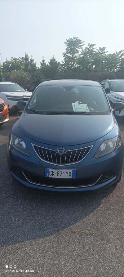 Lancia Ypsilon 1.0 FireFly 5 porte S&S Hybrid Silver Plus (2)