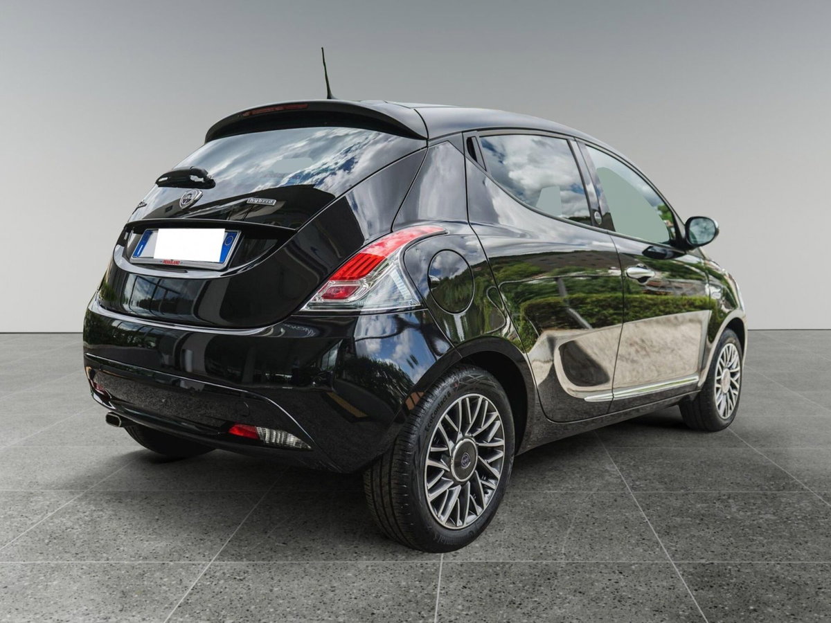 Lancia Ypsilon 1.0 FireFly 5 porte S&S Hybrid Gold Plus (3)
