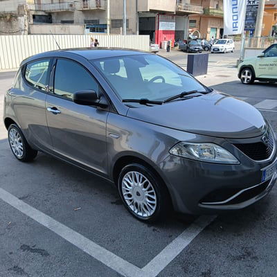 Lancia Ypsilon 1.2 69 CV 5 porte Silver