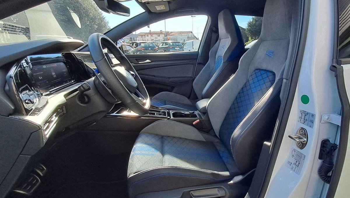 Volkswagen Golf R 2.0 TSI DSG 4MOTION 5p. BMT (9)