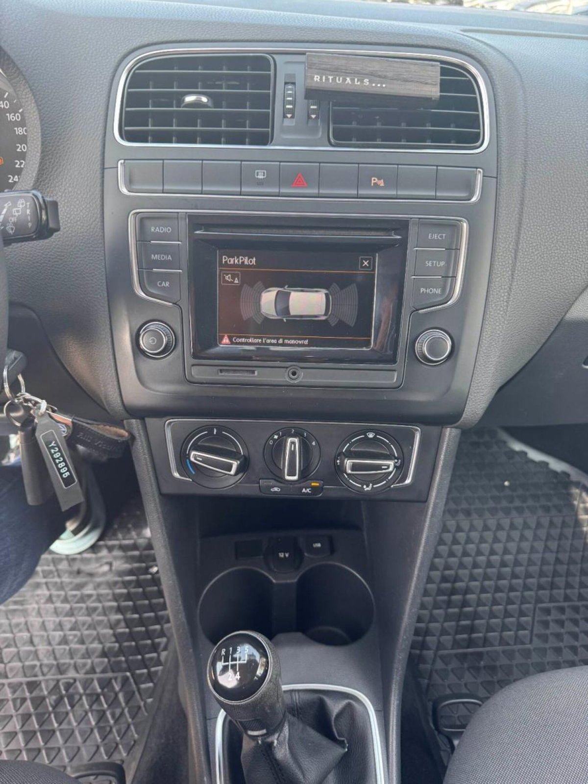 Volkswagen Polo 1.4 TDI 5p. Comfortline BlueMotion Technology (9)