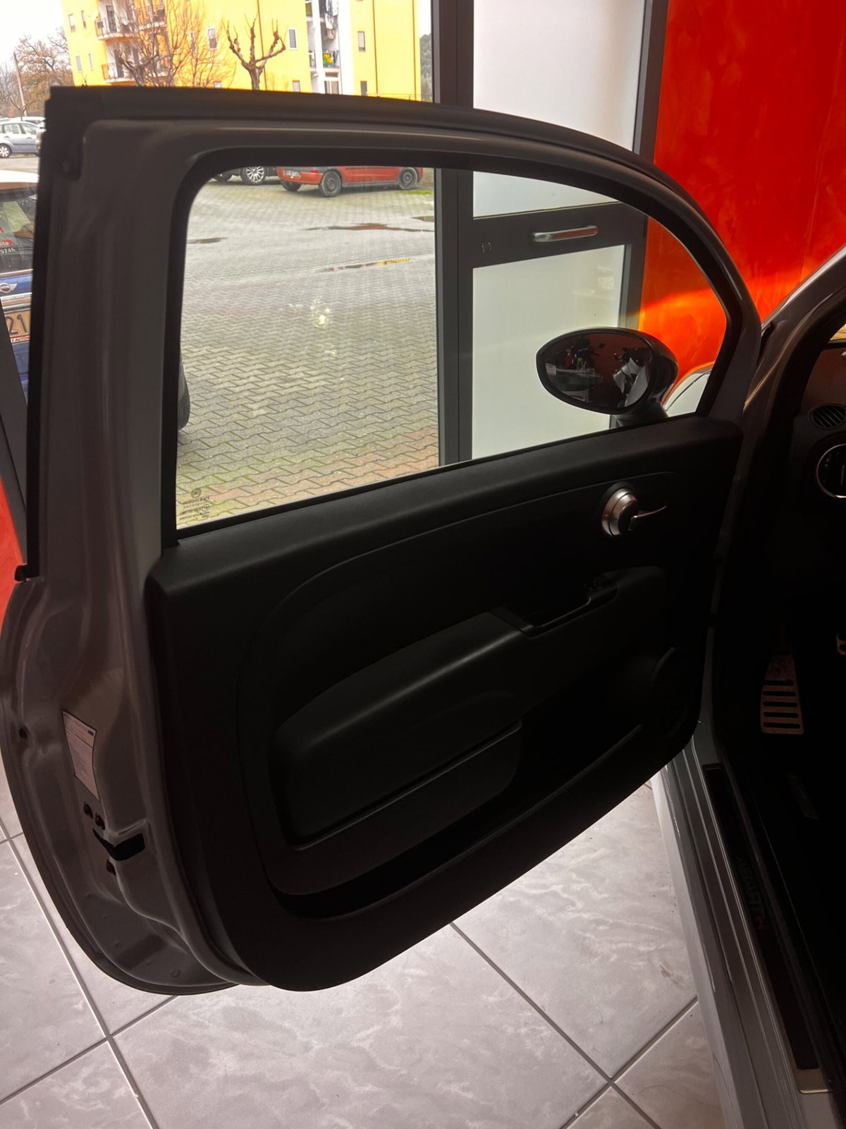 Abarth 595 Cabrio 595 C 1.4 Turbo T-Jet 180 CV Competizione (11)