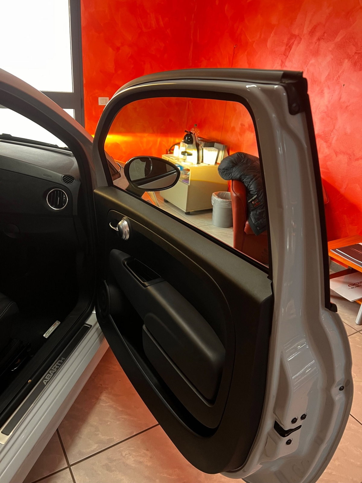 Abarth 595 Cabrio 595 C 1.4 Turbo T-Jet 180 CV Competizione (16)