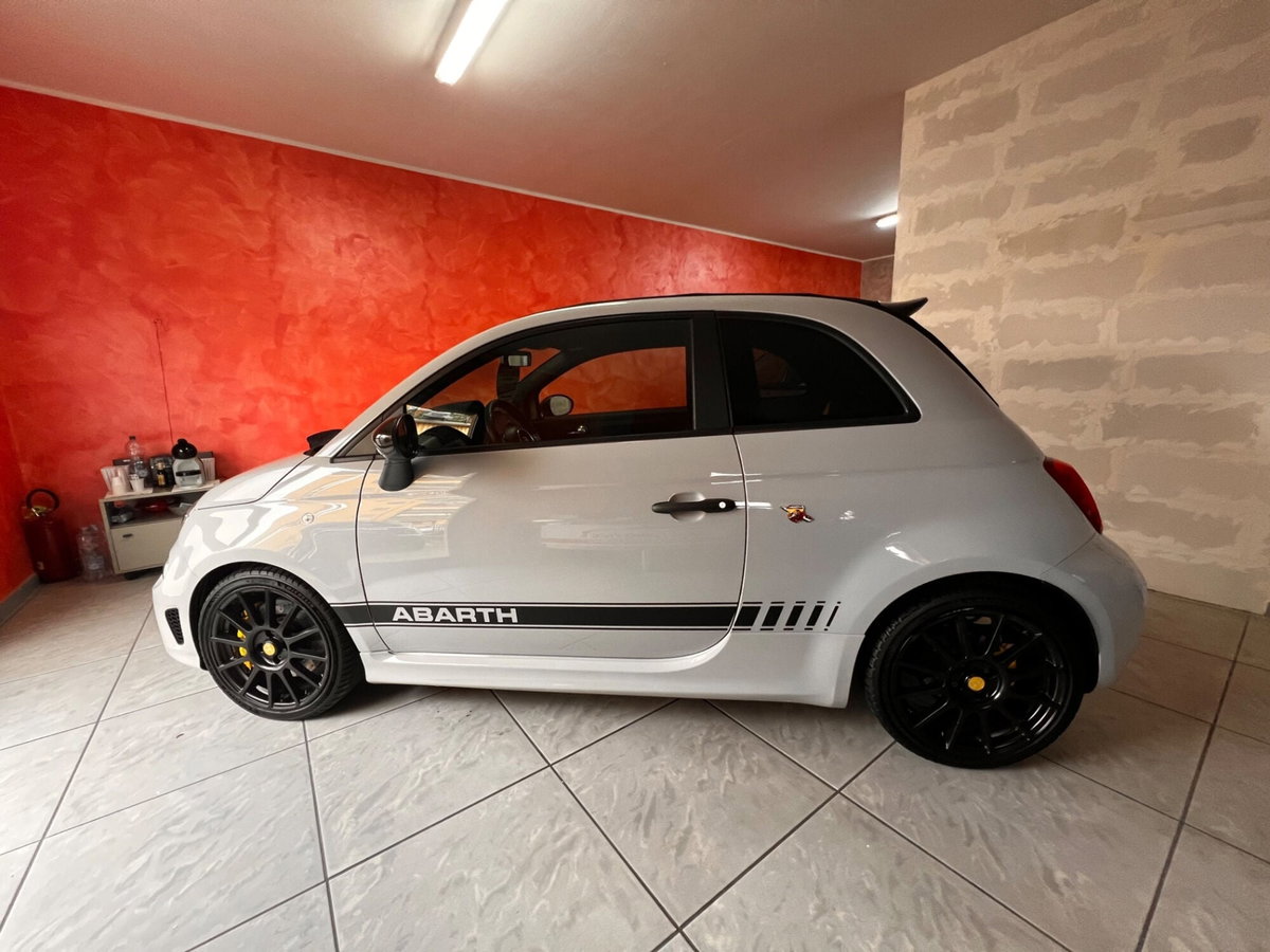 Abarth 595 Cabrio 595 C 1.4 Turbo T-Jet 180 CV Competizione (3)