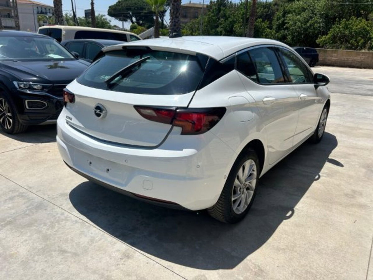 Opel Astra 1.5 CDTI 105 CV S&S 5 porte Business Elegance (4)