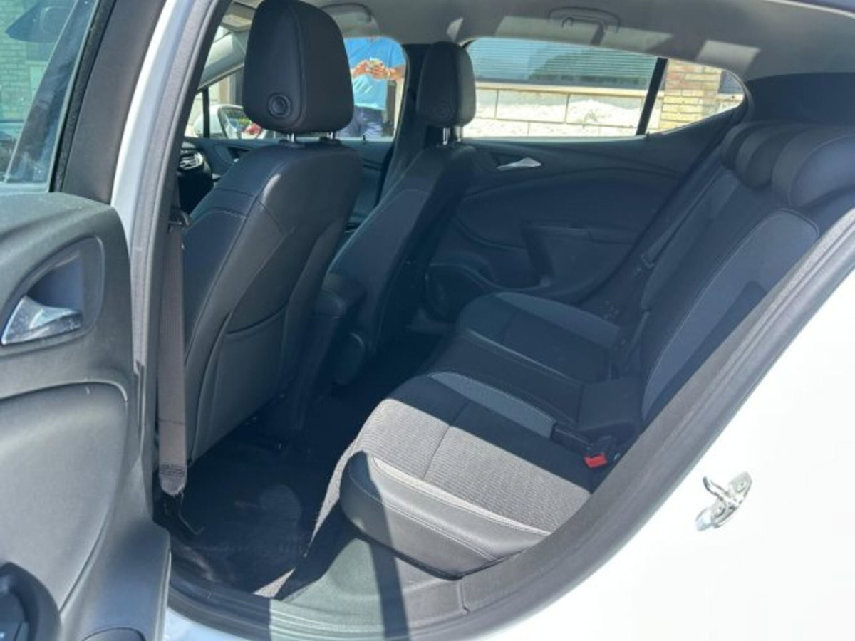 Opel Astra 1.5 CDTI 105 CV S&S 5 porte Business Elegance (8)