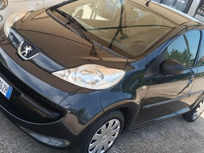 Peugeot 107 68CV 5p. Sweet Years usata
