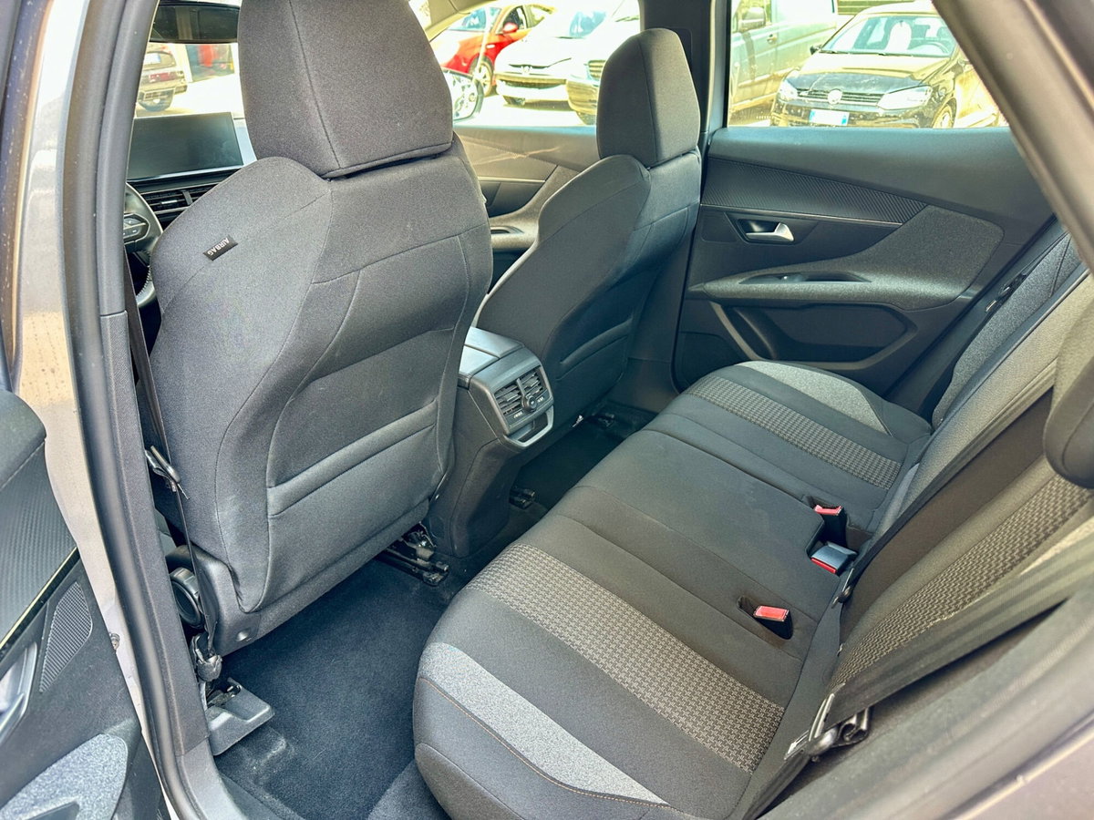 Peugeot 3008 BlueHDi 130 S&S EAT8 Active Pack (16)
