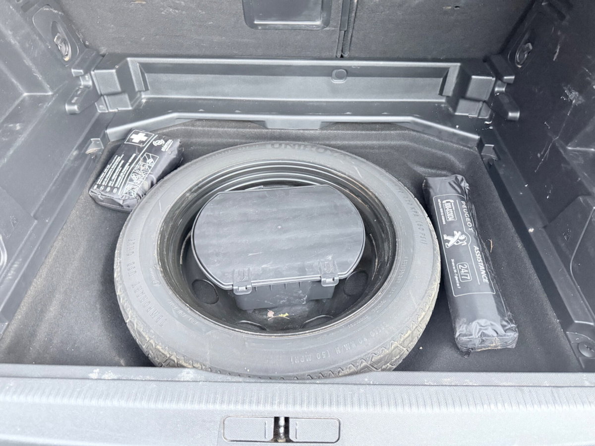 Peugeot 3008 BlueHDi 130 S&S Allure (16)
