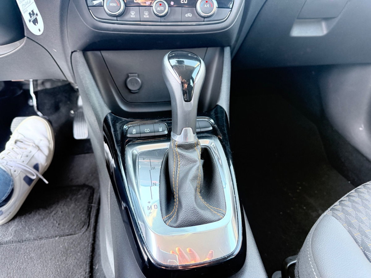 Opel Crossland X 1.5 ECOTEC D 120 CV Start&Stop aut. Ultimate (16)