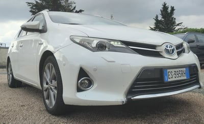 Toyota Auris Station Wagon 1.8 Hybrid Lounge usata