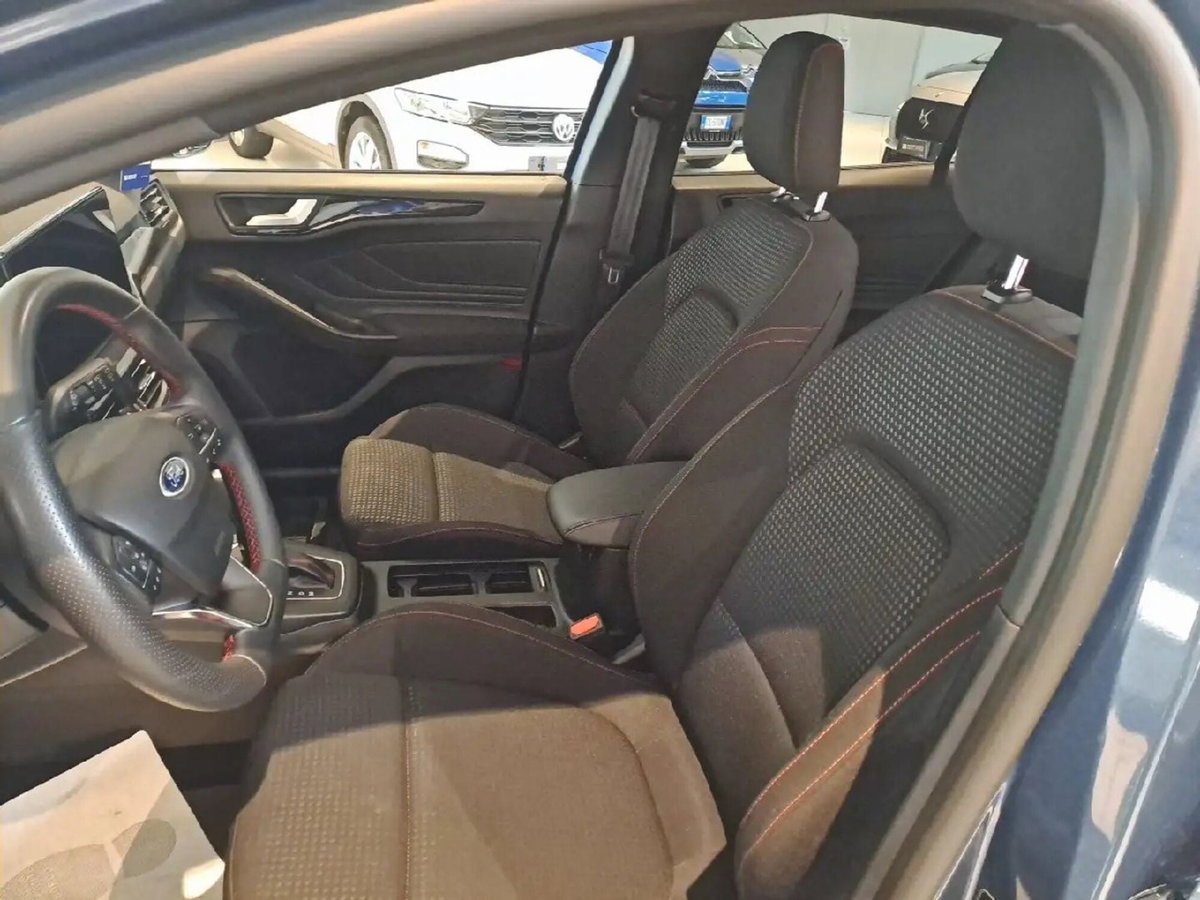 Ford Focus Station Wagon 1.0 EcoBoost 125 CV Start&Stop SW ST Line (12)