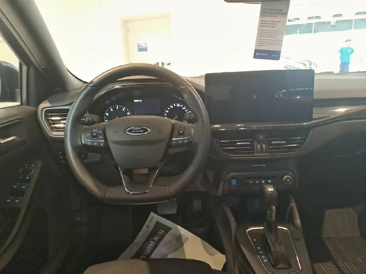 Ford Focus Station Wagon 1.0 EcoBoost 125 CV Start&Stop SW ST Line (14)