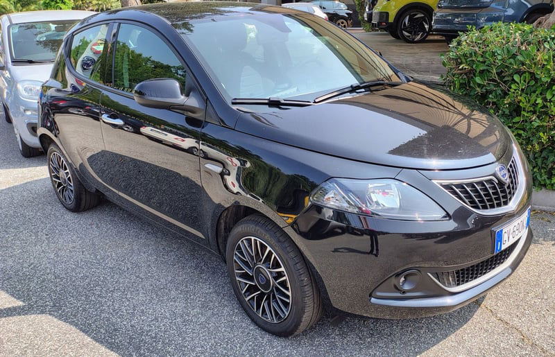 Lancia Ypsilon 1.0 FireFly 5 porte S&S Hybrid Gold Plus