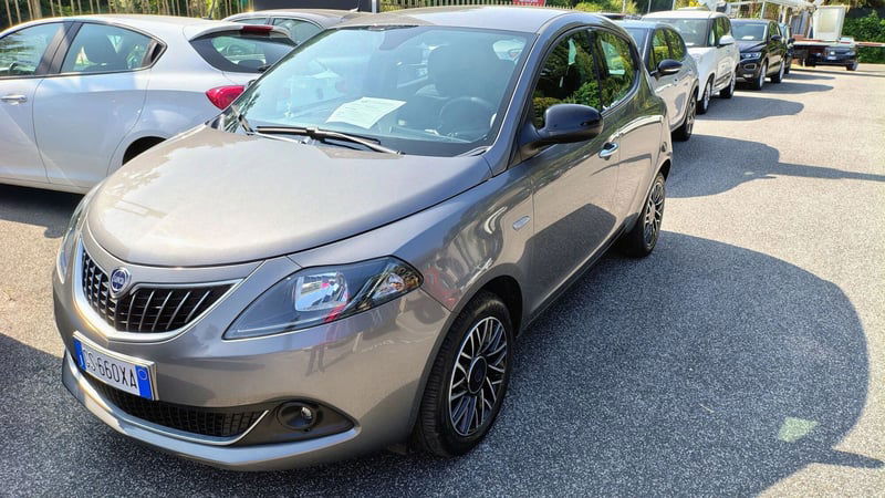 Lancia Ypsilon 1.0 FireFly 5 porte S&S Hybrid Gold Plus