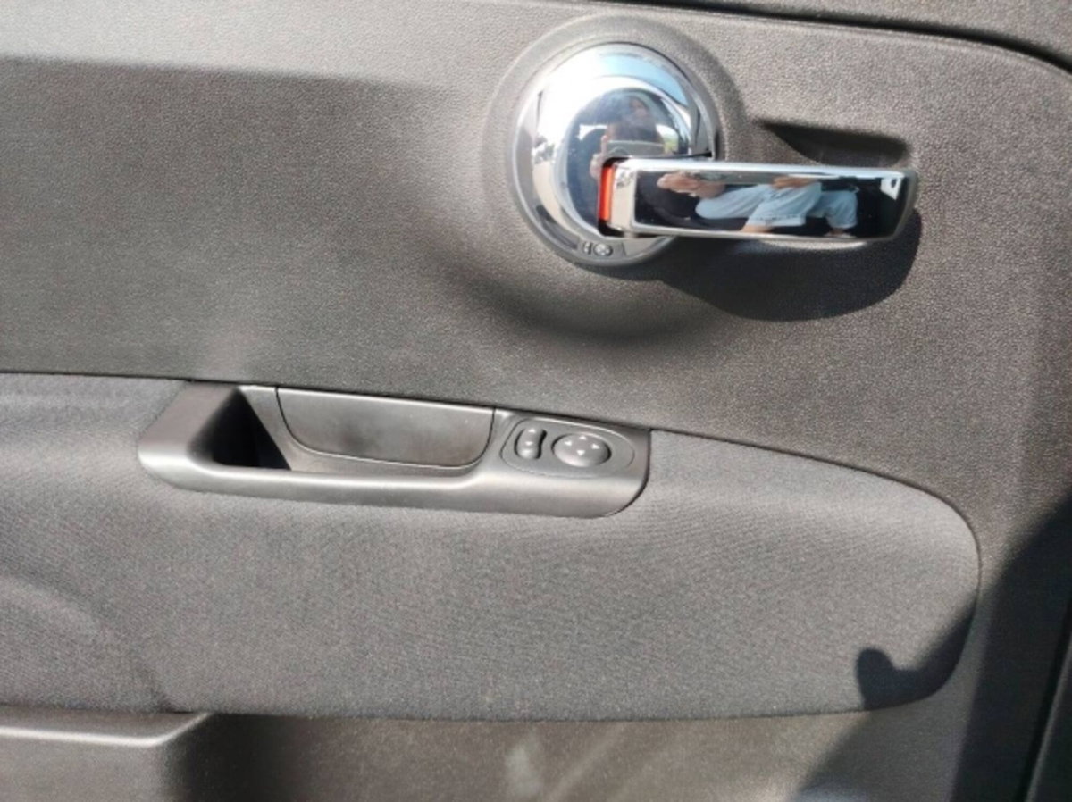 Fiat 500 1.0 hybrid Dolcevita 70cv (12)
