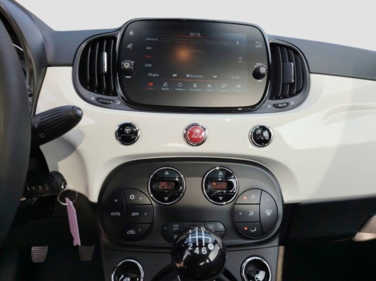 Fiat 500 1.0 hybrid Dolcevita 70cv (16)