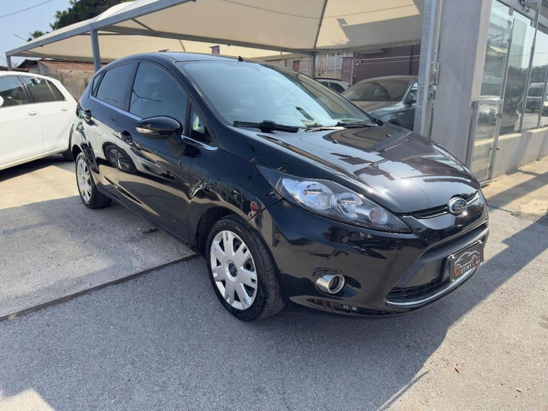 Ford Fiesta 1.4 TDCi 68CV 5 porte Titanium