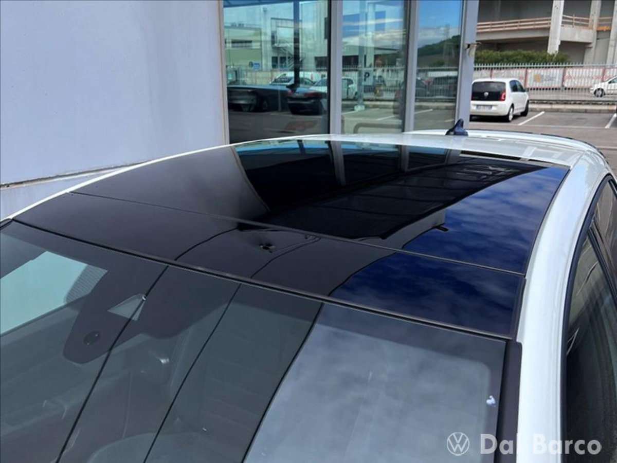 Volkswagen Golf 2.0 TSI R DSG 4Motion 20 years (12)