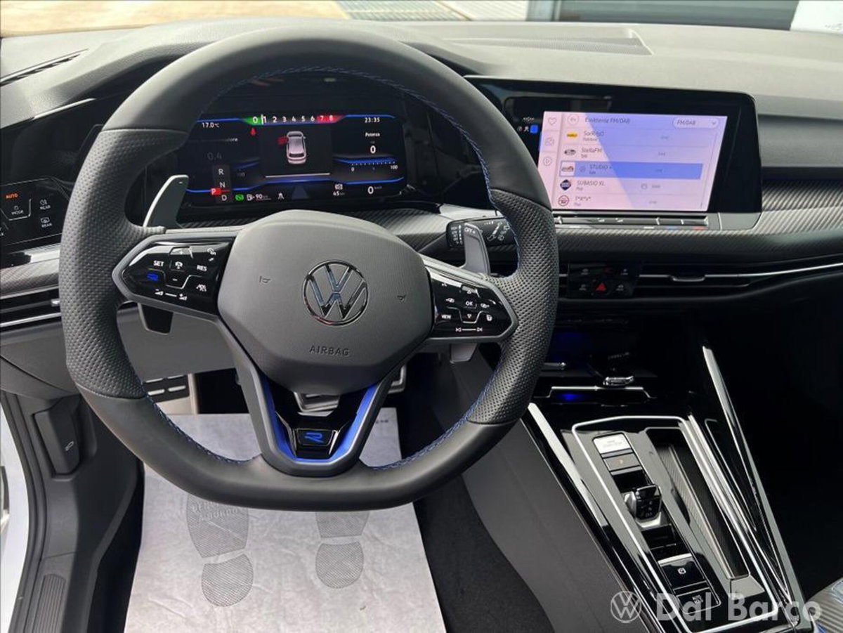 Volkswagen Golf 2.0 TSI R DSG 4Motion 20 years (15)
