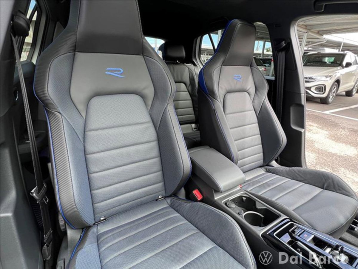 Volkswagen Golf 2.0 TSI R DSG 4Motion 20 years (19)