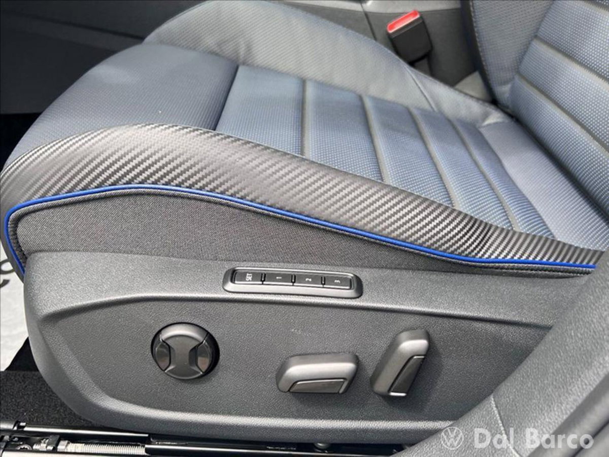 Volkswagen Golf 2.0 TSI R DSG 4Motion 20 years (20)