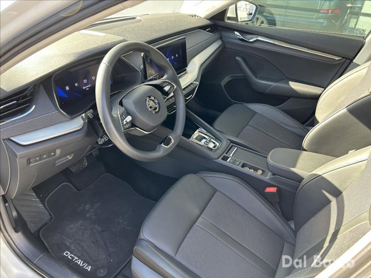 Skoda Octavia 2.0 TDI EVO SCR 150 CV DSG Sportline (12)