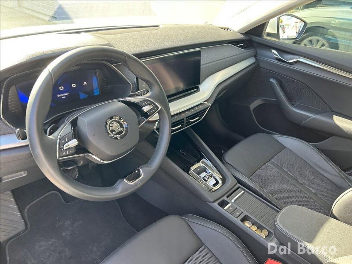 Skoda Octavia 2.0 TDI EVO SCR 150 CV DSG Sportline (13)