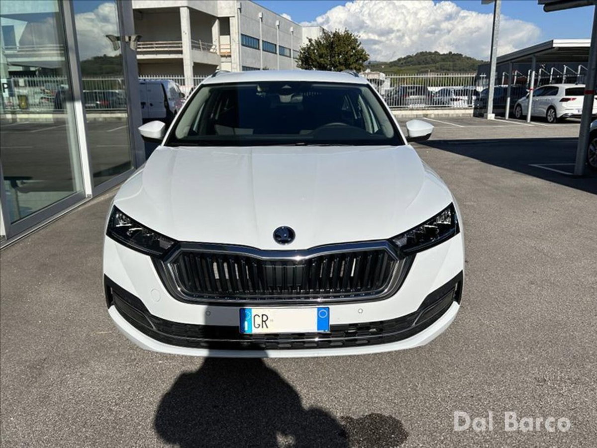 Skoda Octavia 2.0 TDI EVO SCR 150 CV DSG Sportline (2)