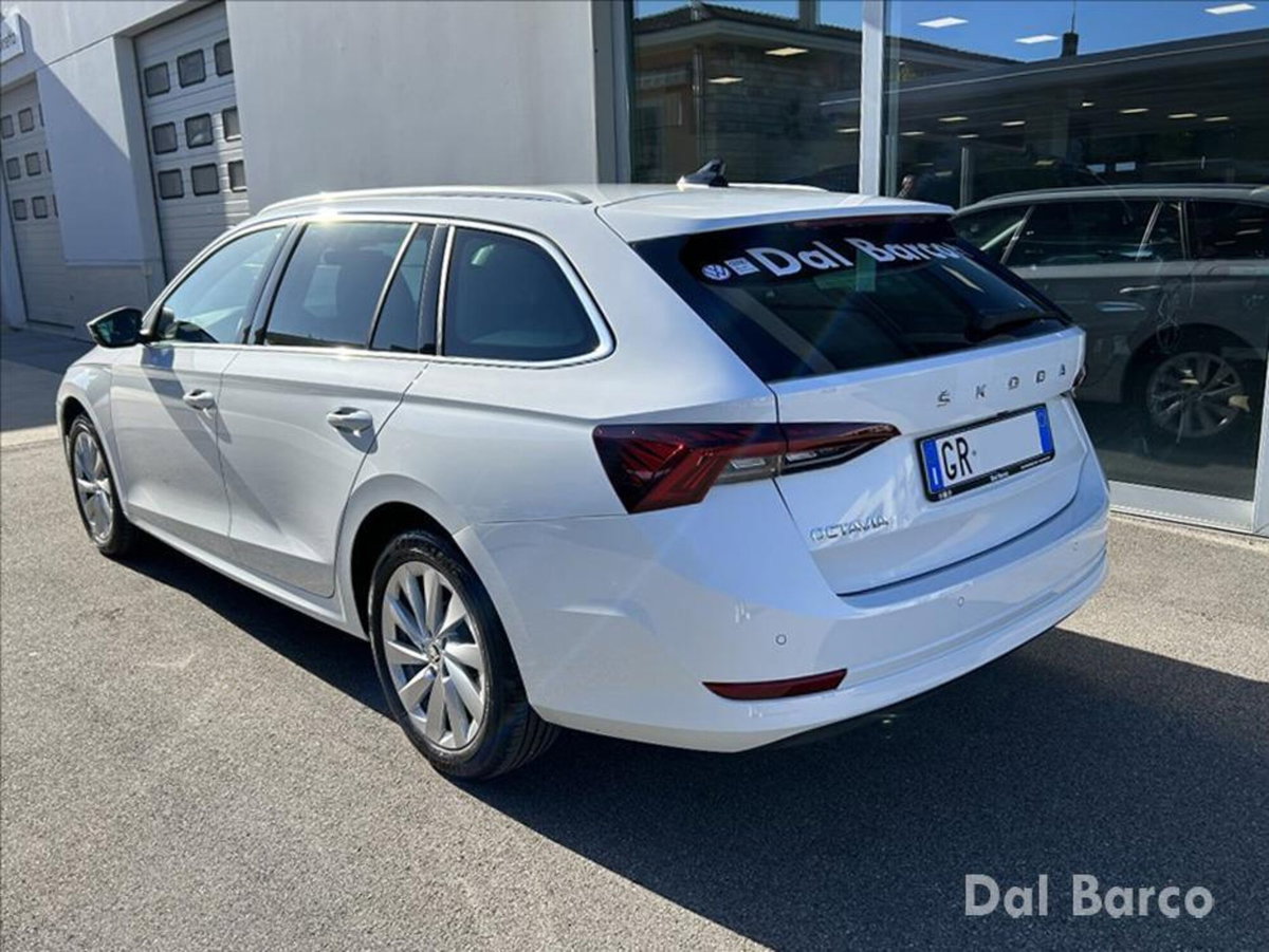 Skoda Octavia 2.0 TDI EVO SCR 150 CV DSG Sportline (5)