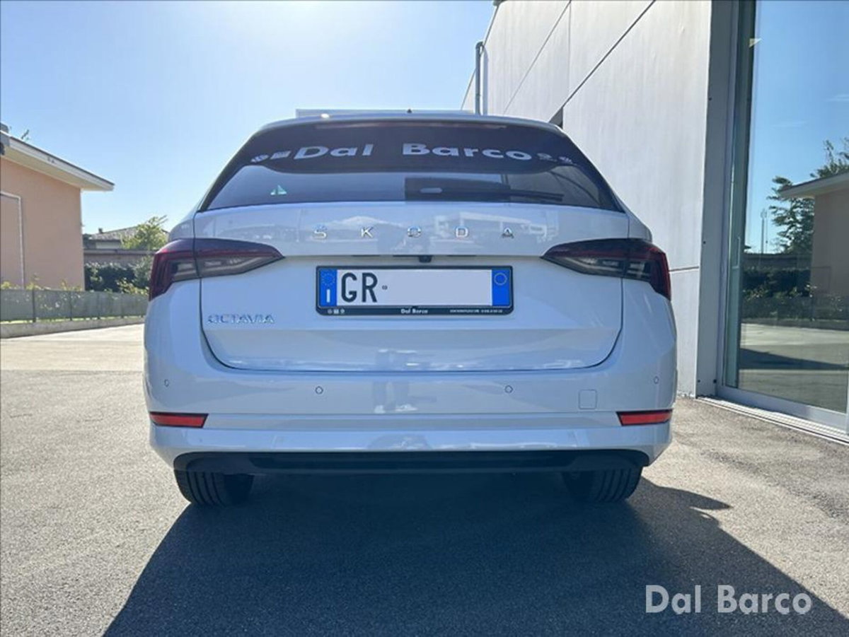 Skoda Octavia 2.0 TDI EVO SCR 150 CV DSG Sportline (6)