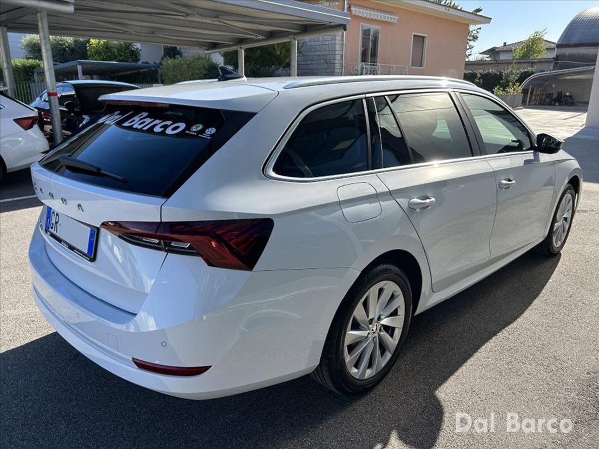 Skoda Octavia 2.0 TDI EVO SCR 150 CV DSG Sportline (7)