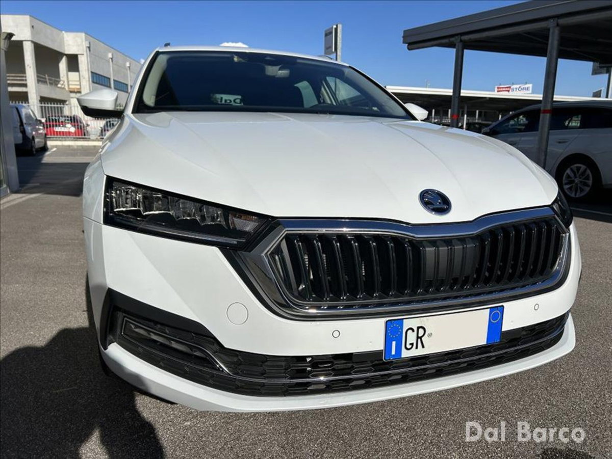 Skoda Octavia 2.0 TDI EVO SCR 150 CV DSG Sportline (8)
