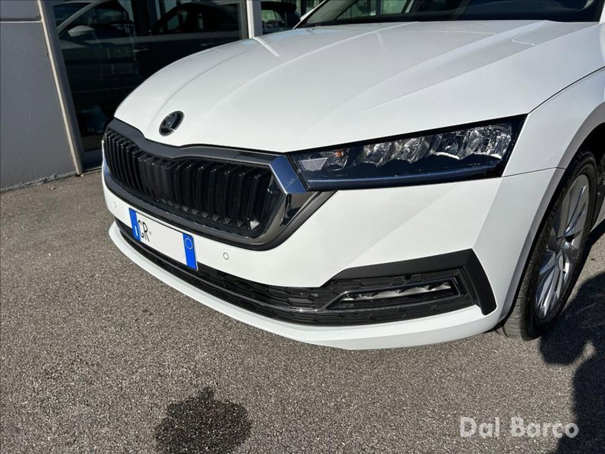 Skoda Octavia 2.0 TDI EVO SCR 150 CV DSG Sportline (9)