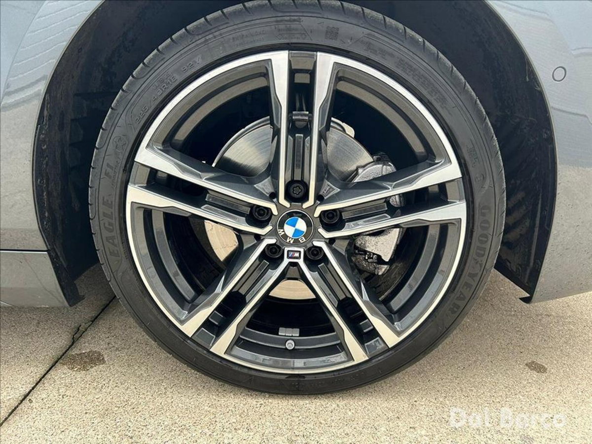BMW Serie 1 116d 5p. Sport (8)