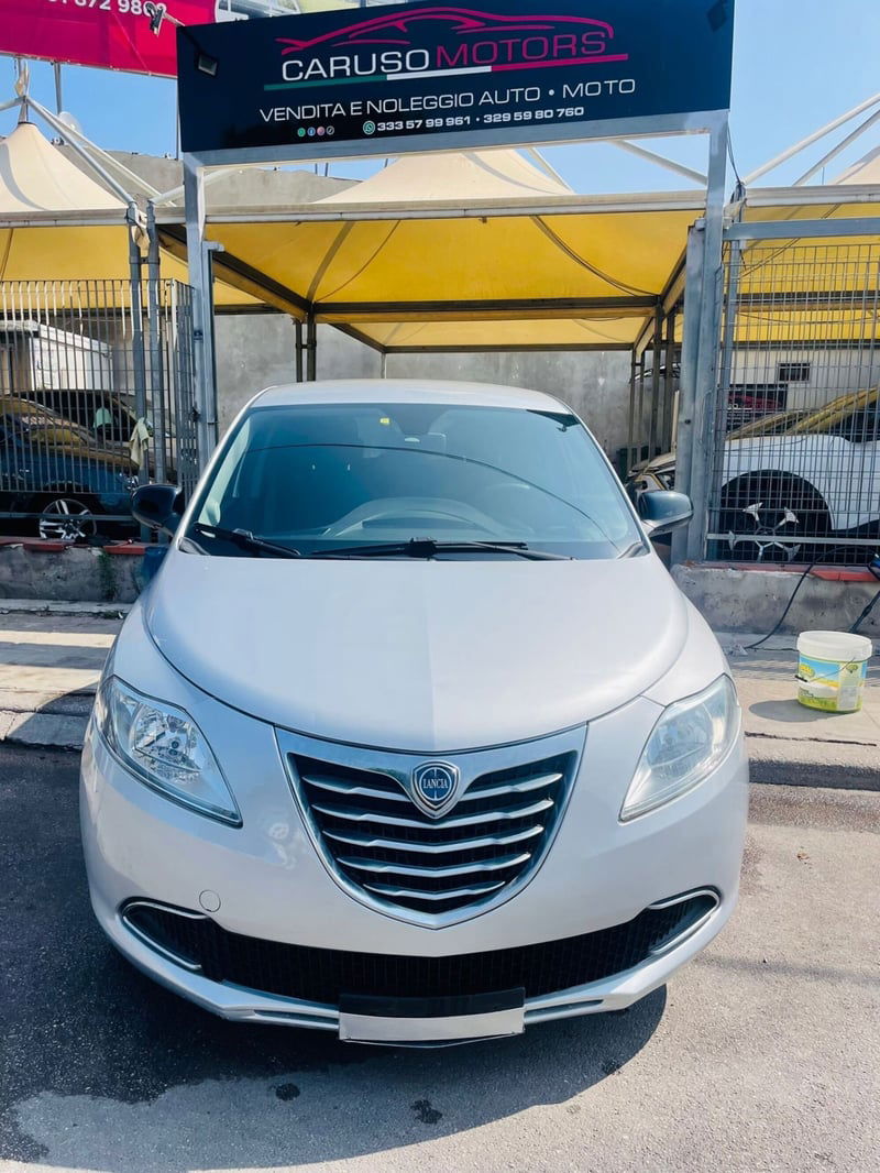 Lancia Ypsilon 1.2 69 CV 5 porte Silver