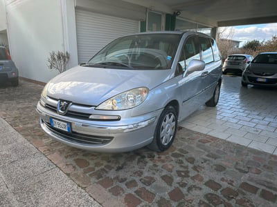 Peugeot 807 HDi FAP SV usata