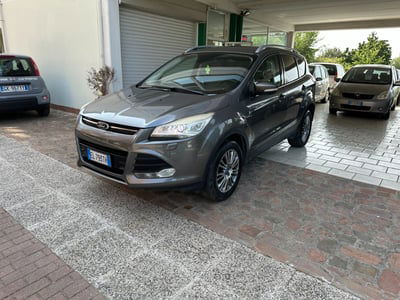 Ford Kuga 2.0 TDCI 140 CV 4WD Powershift Titanium usata