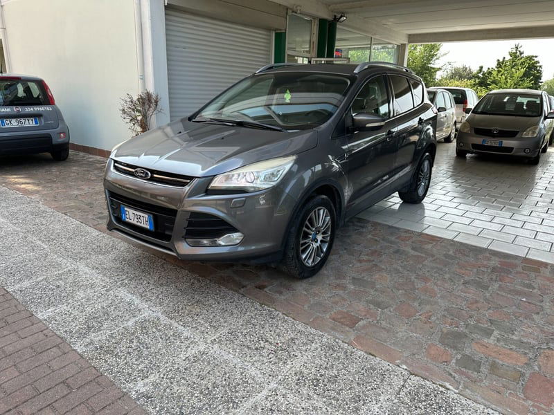 Ford Kuga 2.0 TDCI 140 CV 4WD Powershift Titanium