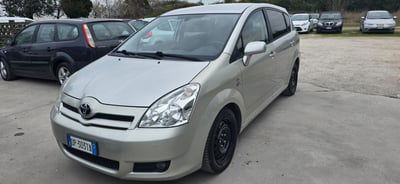 Toyota Corolla Verso 2.2 16V D-4D DPF Sol usata