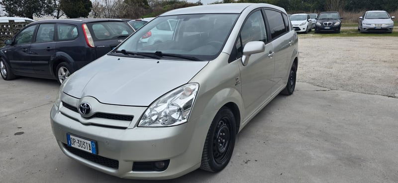 Toyota Corolla Verso 2.2 16V D-4D DPF Sol
