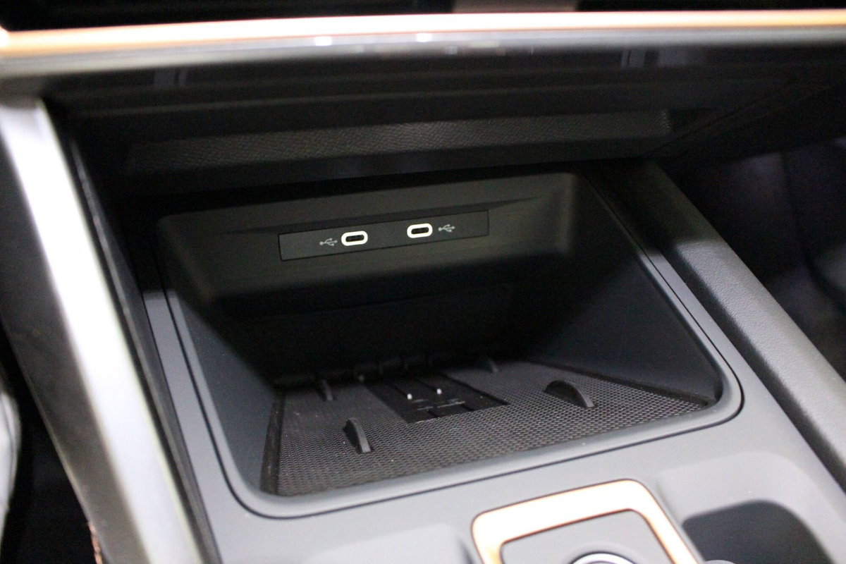 Cupra Formentor 1.5 hybrid 150cv dsg (17)