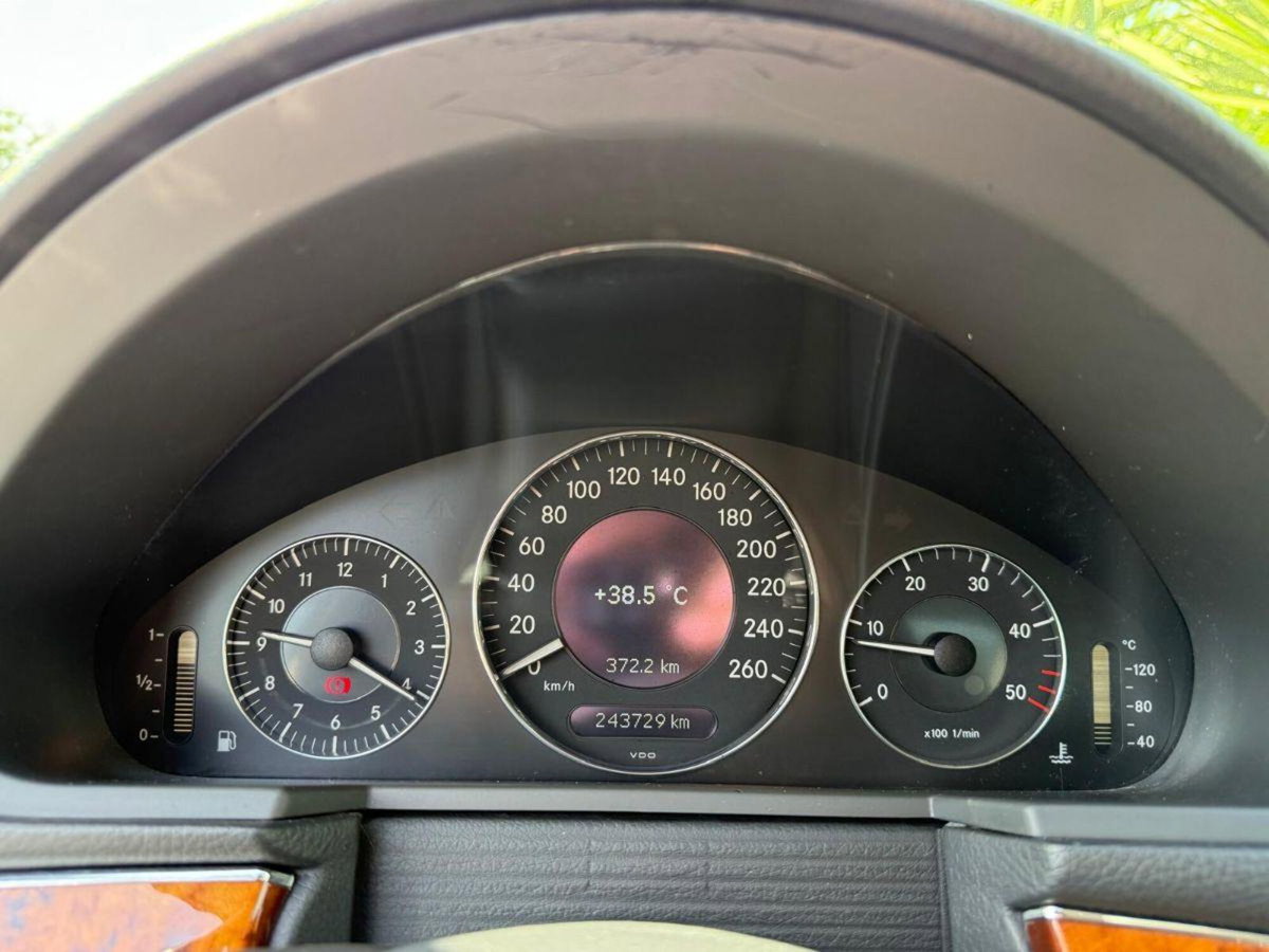 Mercedes-Benz Classe E 270 CDI cat Elegance (13)