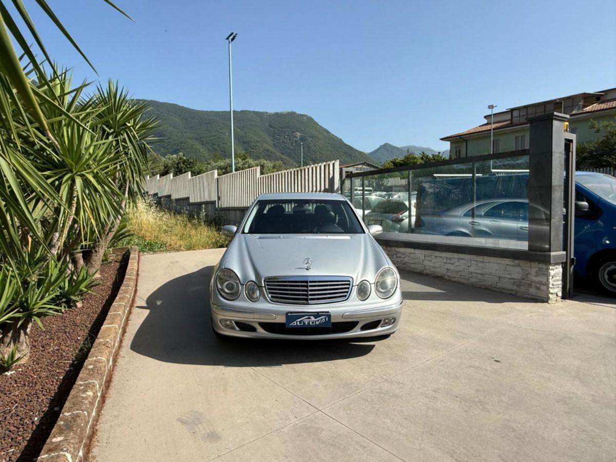 Mercedes-Benz Classe E 270 CDI cat Elegance (2)