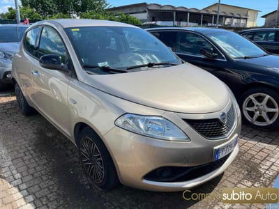 Lancia Ypsilon 1.2 69 CV 5 porte Silver usata