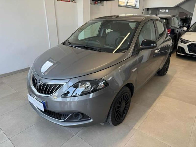 Lancia Ypsilon 1.0 FireFly 5 porte S&S Hybrid Ecochic Silver