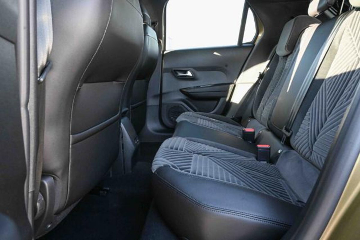 Lancia Ypsilon 1.2 mhev Edizione Limitata Cassina e-dct (15)
