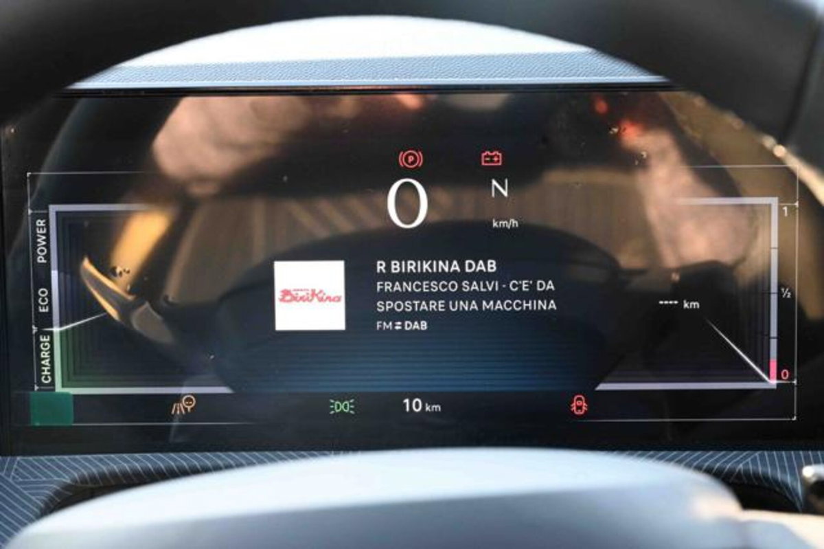 Lancia Ypsilon 1.2 mhev Edizione Limitata Cassina e-dct (17)