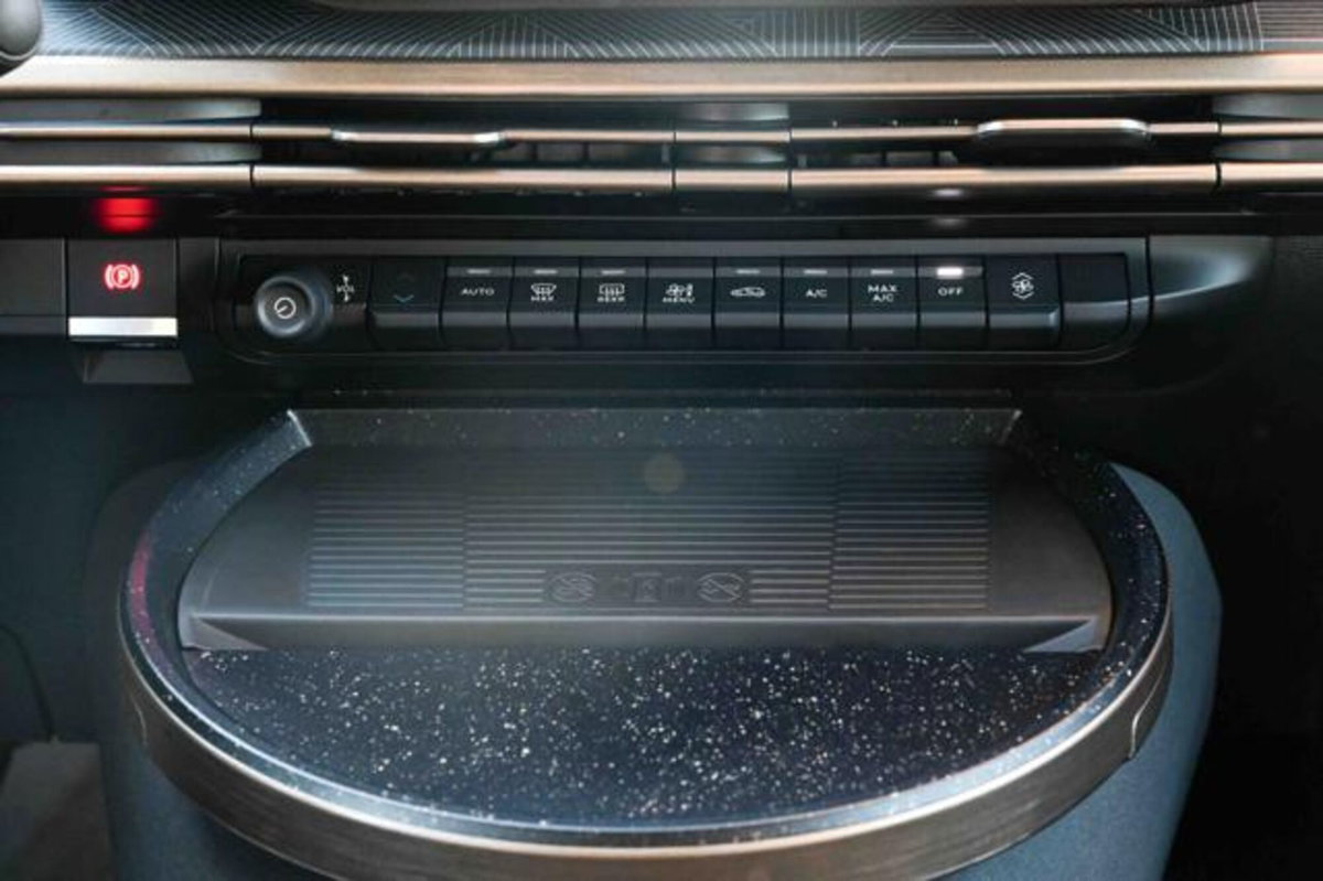 Lancia Ypsilon 1.2 mhev Edizione Limitata Cassina e-dct (19)